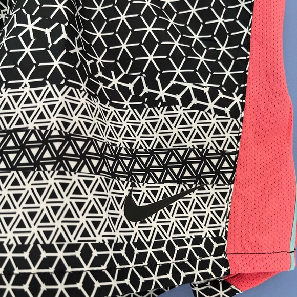 Nike Girls Shorts - Picture 2 of 7